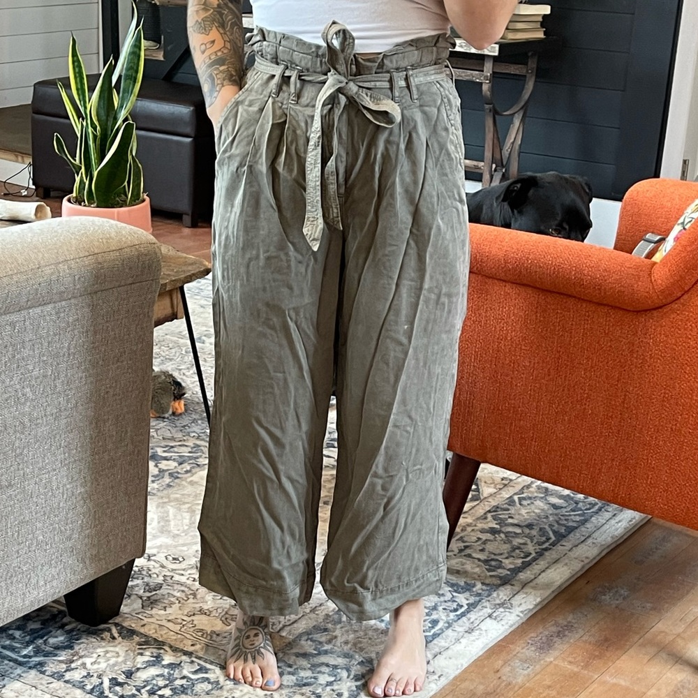 American eagle cropped pants